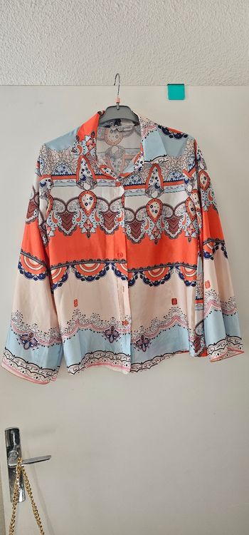 Magnifique chemisier satiné baroque New collection 38.40.