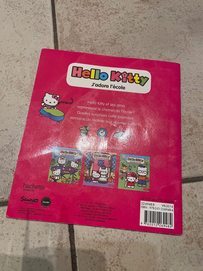 Livre souple Hello Kitty J'adore l'école - photo numéro 2
