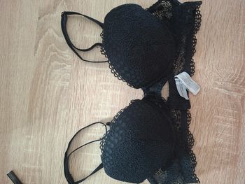 Soutien gorge le numéro 2 Etam magique plongeant