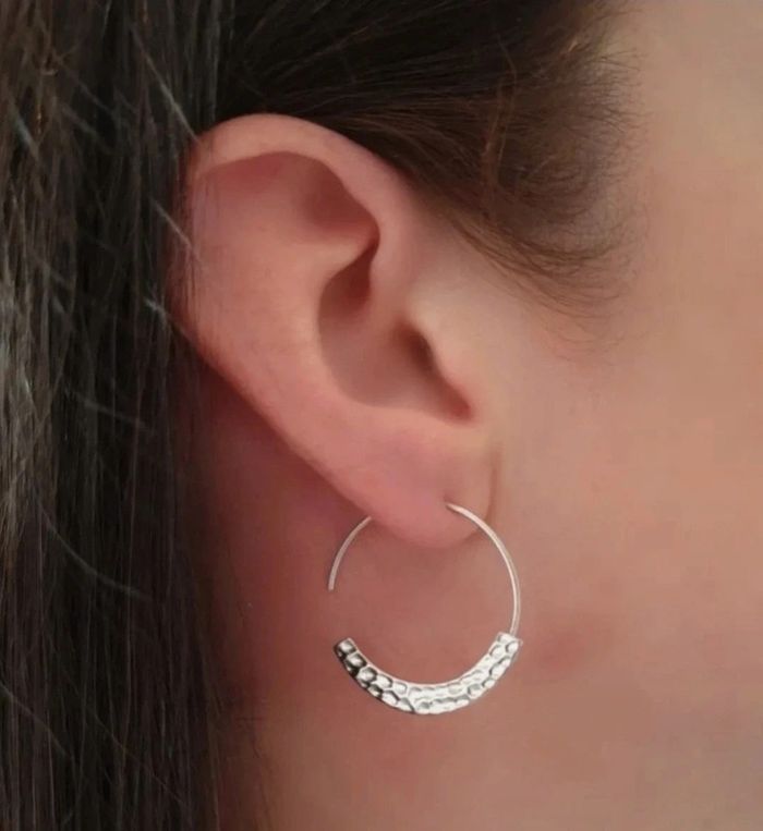 Boucles d'oreilles créoles argent rhodié martelées