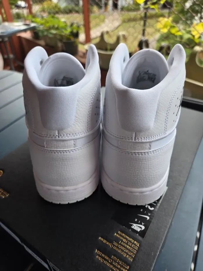 Jordan access blanche taille 45 homme neuves - photo numéro 5