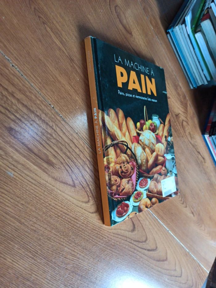 Livre la machine à pain - photo numéro 2