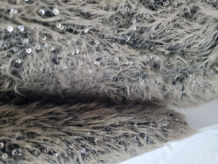 Gilet gris avec strass - photo numéro 3