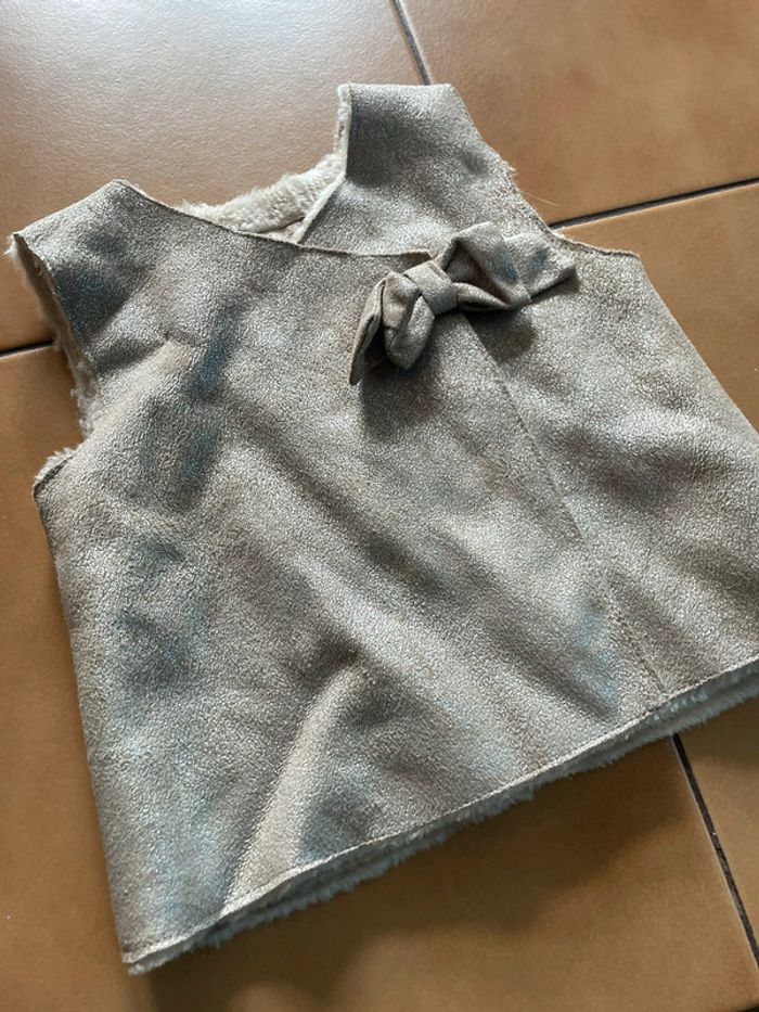 Gilet fourrure fille 2/3 ans - photo numéro 2