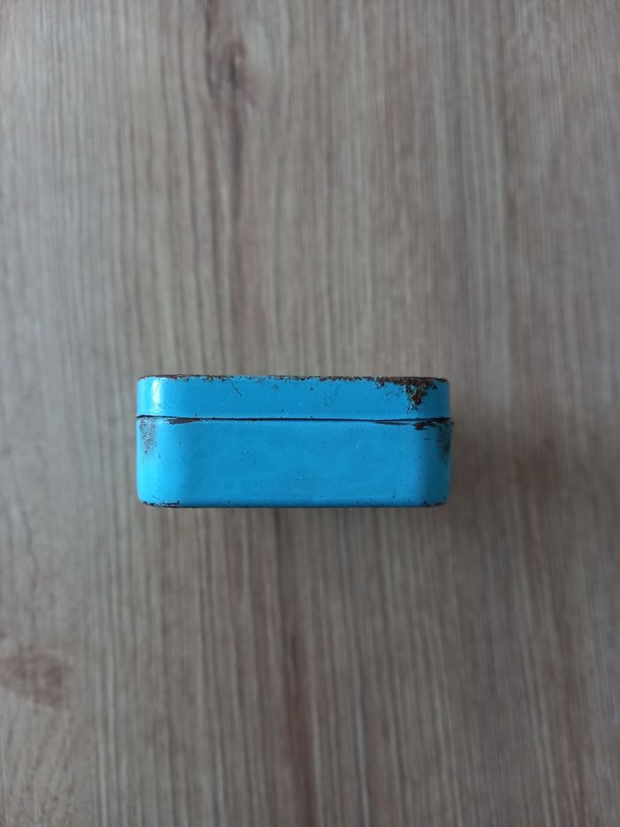 Boite ancienne en métal. - photo numéro 4