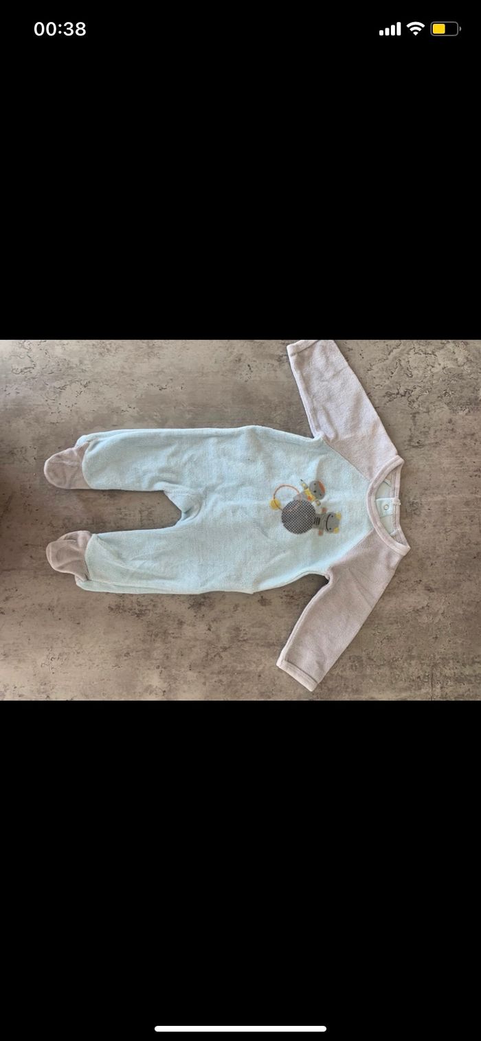 Lot pyjamas 1 mois - photo numéro 8