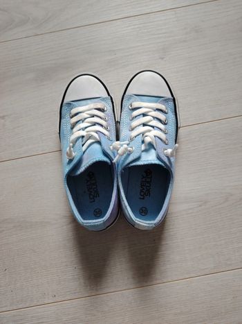 Baskets fille. Taille 30