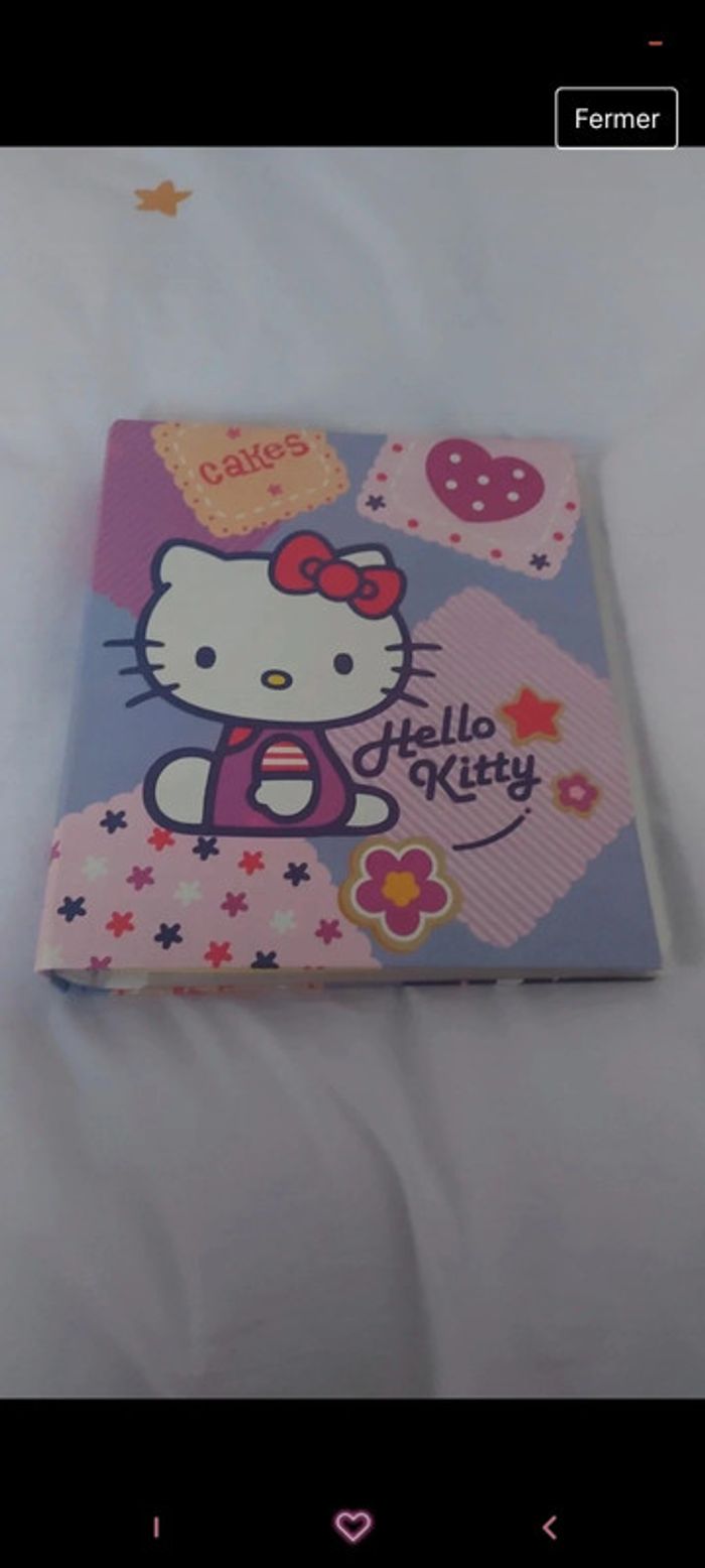 Petit classeur Hello Kitty