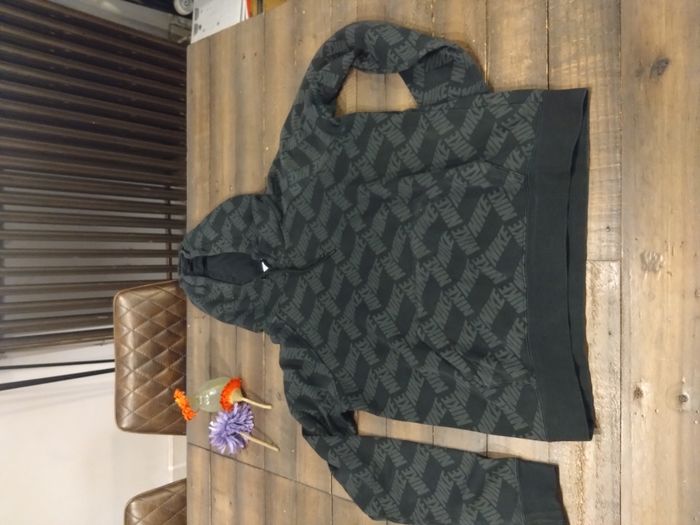 Sweat à capuche Nike noir avec logo gris – Taille S 36 – Très bon état - photo numéro 2