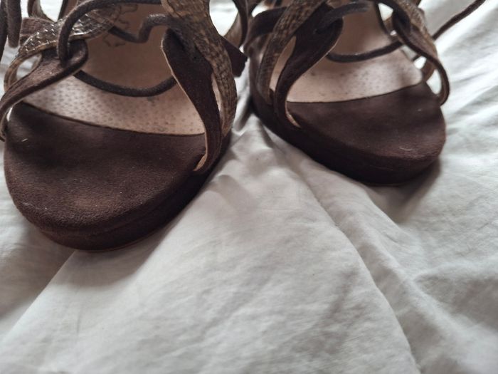 Chaussures à talons fins pointure  38 - photo numéro 8