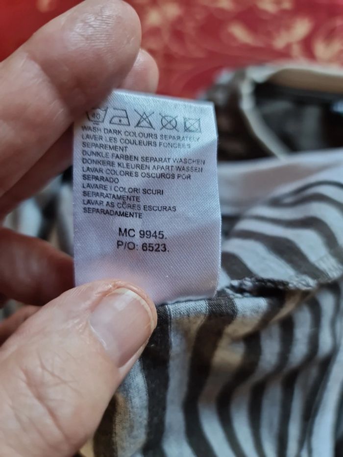 T-shirt taille L - photo numéro 7