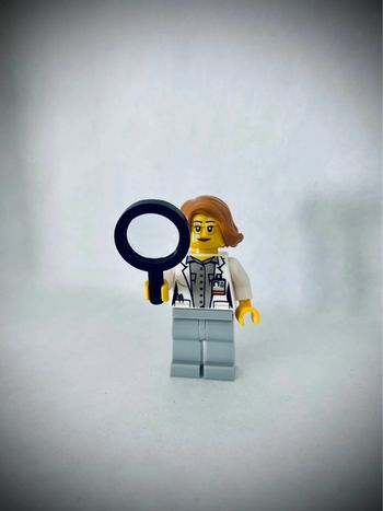 Minifigurine LEGO City cty1035 - Femme Scientifique - Très bon état