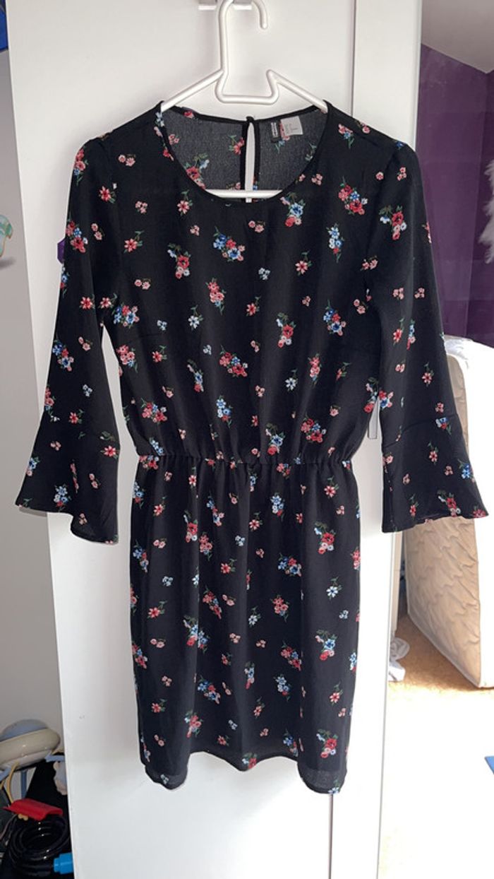 Jolie robe d’été taille 36 - photo numéro 3