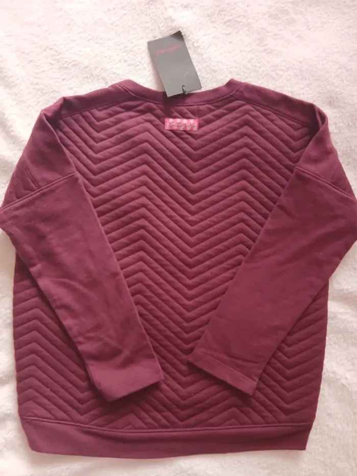 Joli Sweat neuf Catimini 5 ans - photo numéro 3