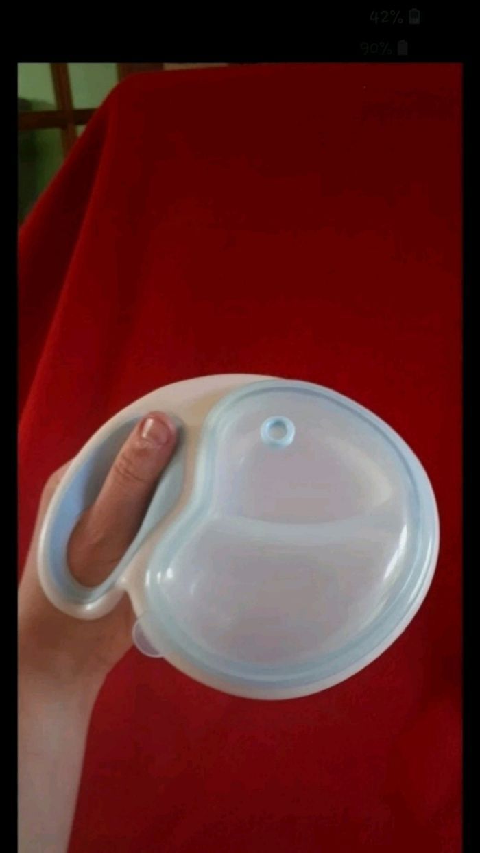 Assiette ergonomique pour le repas de bébé - photo numéro 2