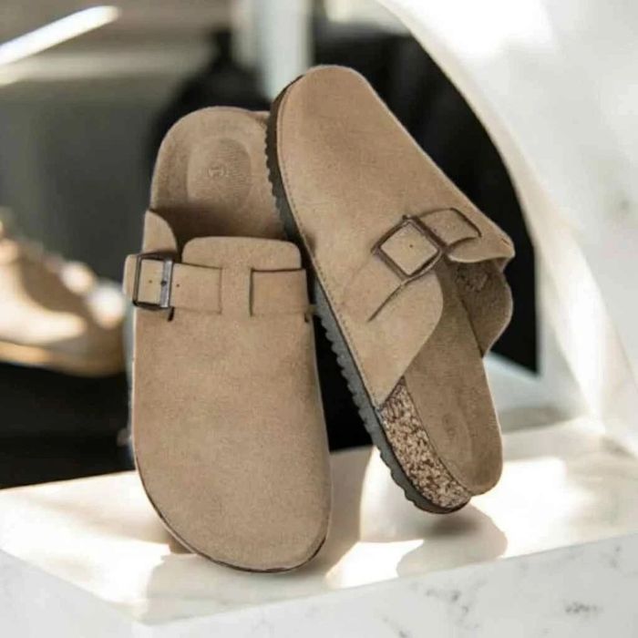 Mules style Birkenstock en suédine beige – Pointure 38 – Neuf avec étiquette - photo numéro 2
