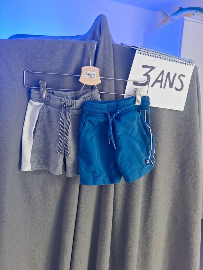 Lot 2 shorts Kiabi et Gémo 3 ans