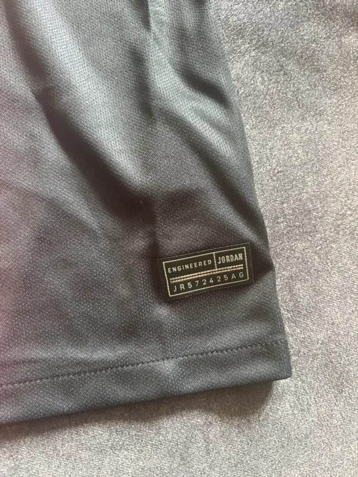 Maillot Jordan PSG 2019/20 Stadium Fourth authentique Enfant Taille S – Neuf avec étiquette - photo numéro 2