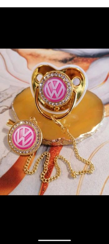 Tétine doré Volkswagen rose