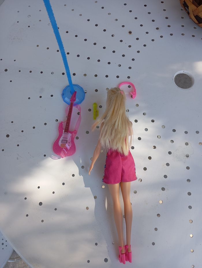 Barbie chanteuse et guitariste - photo numéro 4