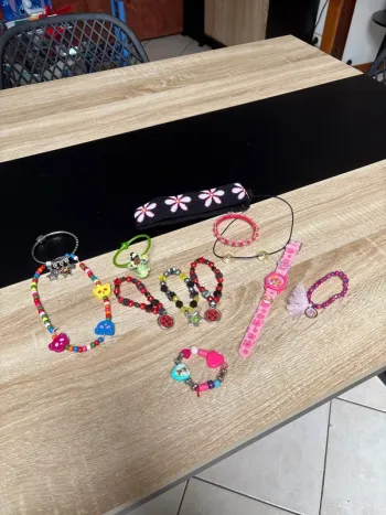 Lot bijoux enfant miraculous et pat patrouille et princesse