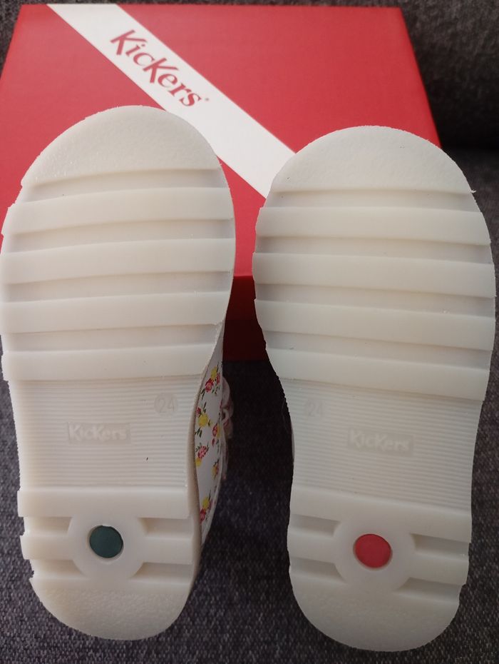 Kickers neuves pour fille en taille 24 - photo numéro 4