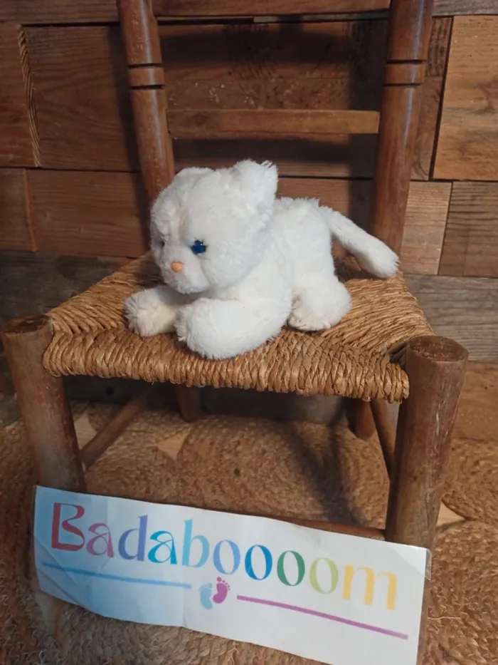 Peluche petit chat blanc Boulgom tbe - photo numéro 2