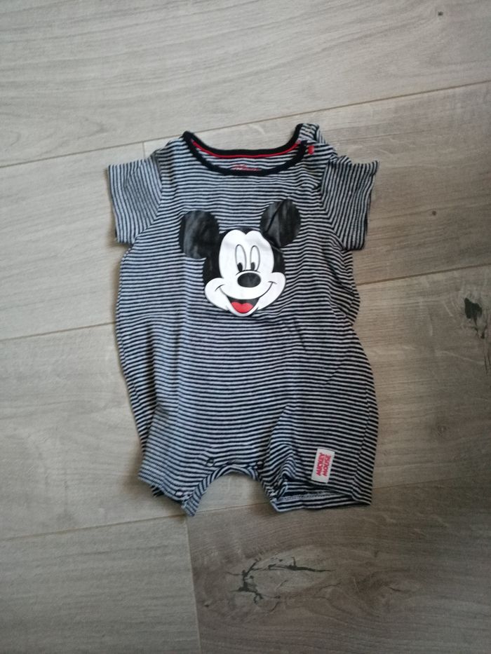Vêtements bébé 6 mois