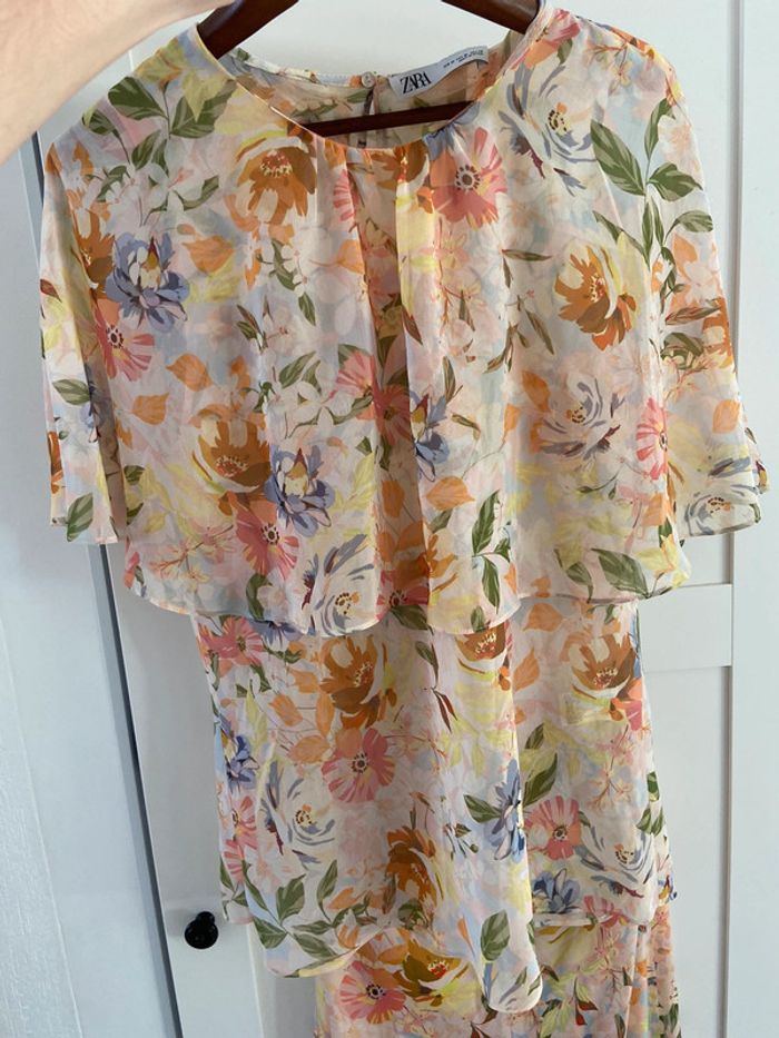 Magnifique tenue fleurie état neuf 38 - photo numéro 4