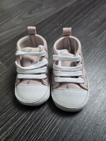 Baskets bébé fille 