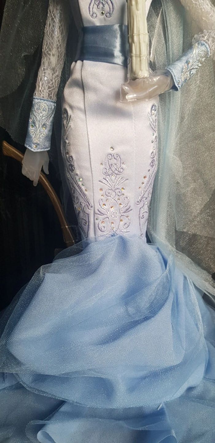 Disney limited edition doll bride constance haunted mansion - photo numéro 9
