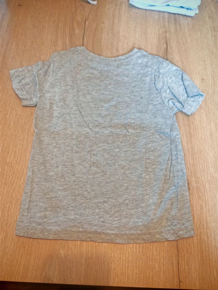 Lot t-shirts 4 ans - photo numéro 4