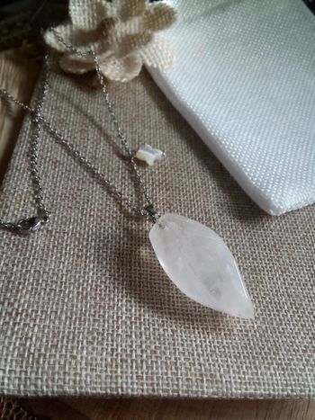 Collier pierre de cristal de quartz naturel
