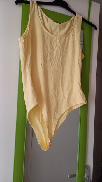 Body jaune