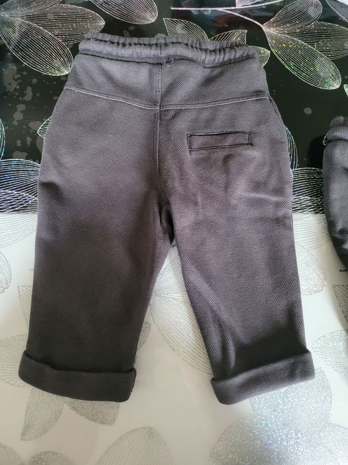 Lot 2 joggings 9 mois - photo numéro 3