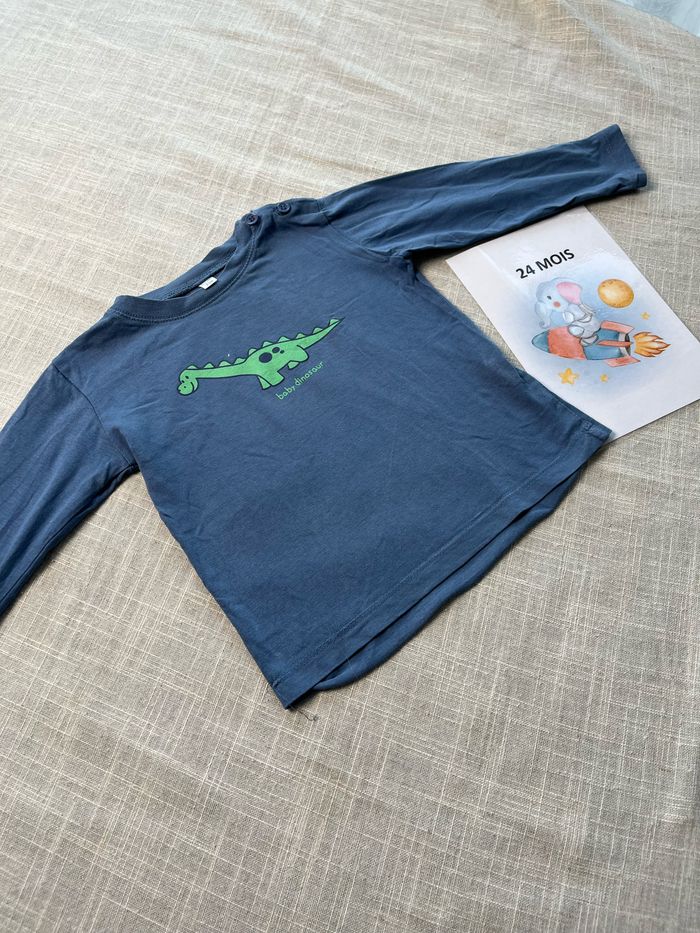 T-shirt dinosaure