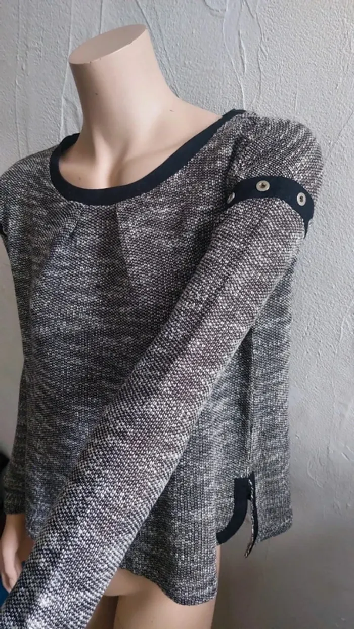 Pull gris original Taille L - photo numéro 2
