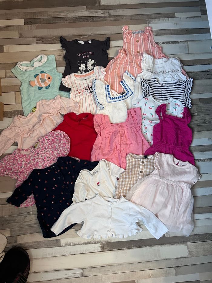 Lot de 18 vêtements bébé fille 3 mois