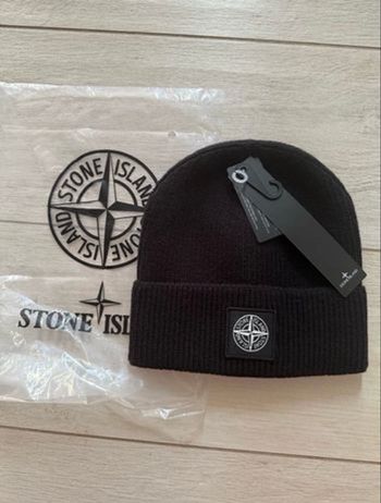 Bonnet stone island noir neuf