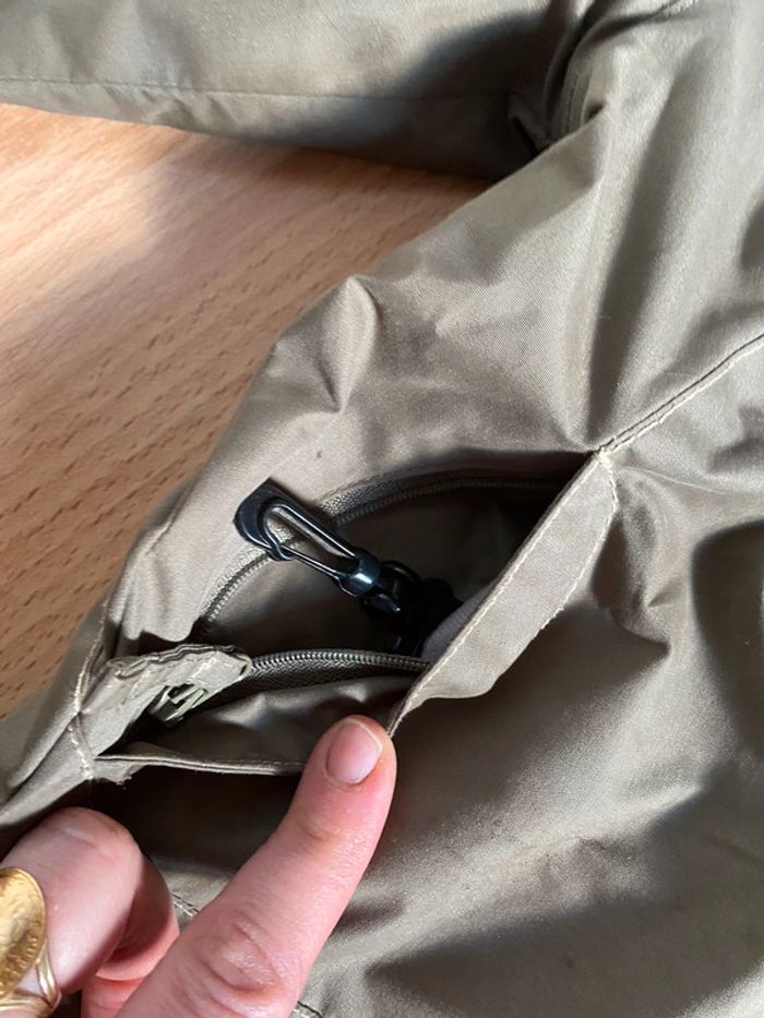 Belle veste/coupe-vent à capuchekaki Lafuma T. 4 ans/104 cm garçon - photo numéro 11