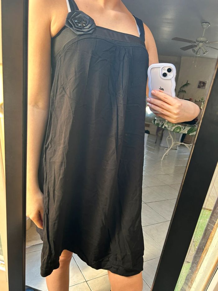 Robe noir - photo numéro 3