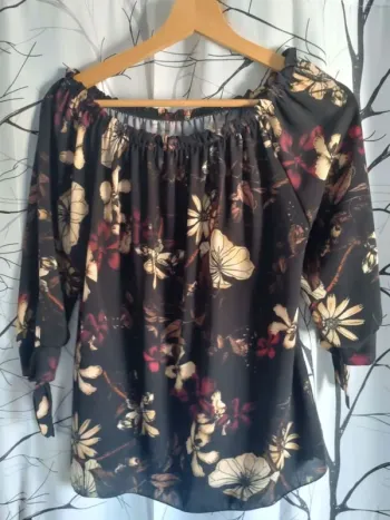 Jolie blouse grandes fleurs femme manches 3/4 nouées