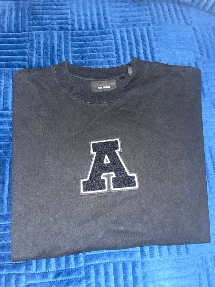 T-shirt axel arigato en très bon état - photo numéro 2