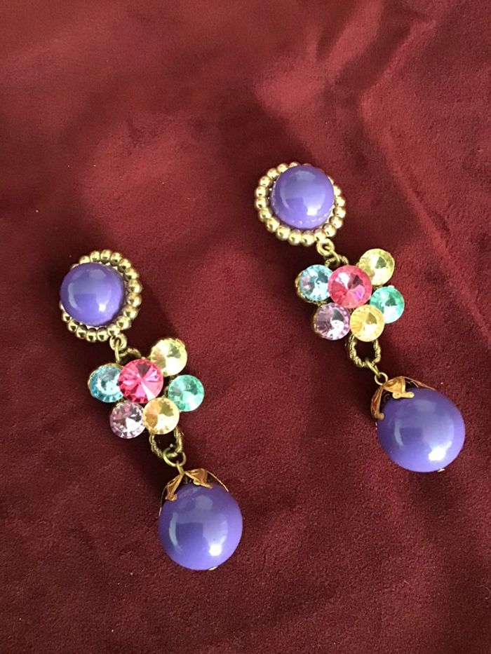 Beaux clips vintage couture. Années 80