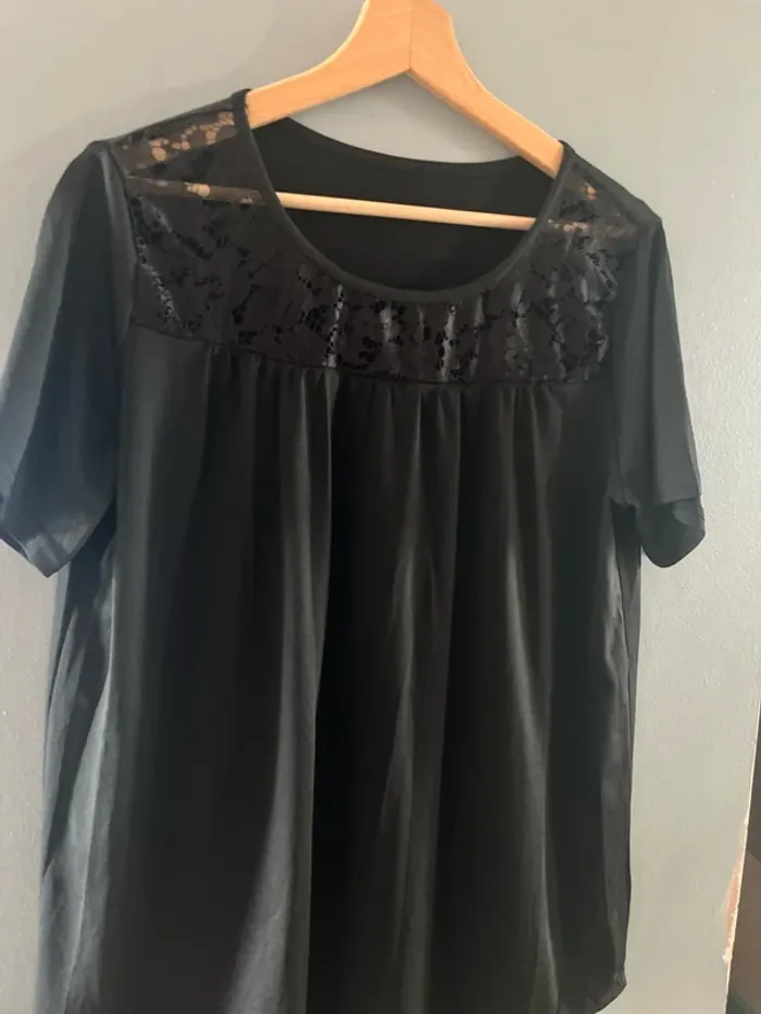 Tee shirt noir dentelle haut en XL - photo numéro 5