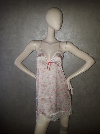 nuisette satinée et dentelle etam lingerie taille 40