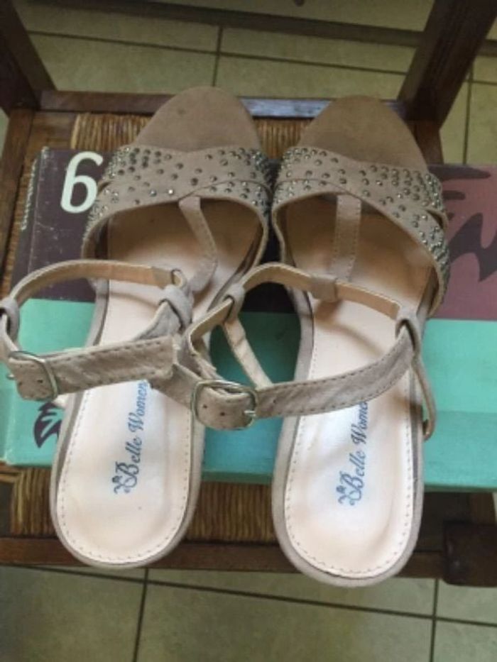 Chaussures compensées beige 39