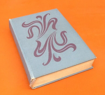 Pierre La Mure  Moulin Rouge   Ouvrage tiré en 3500 exemplaires   Exemplaire N° 652  (1953)