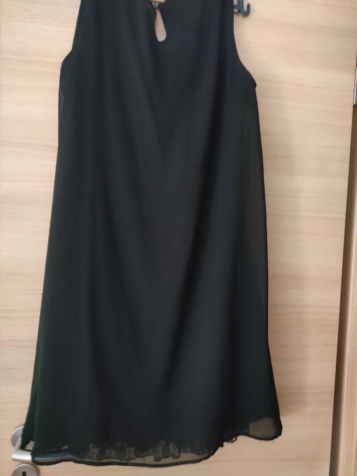 Robe courte noire - photo numéro 2