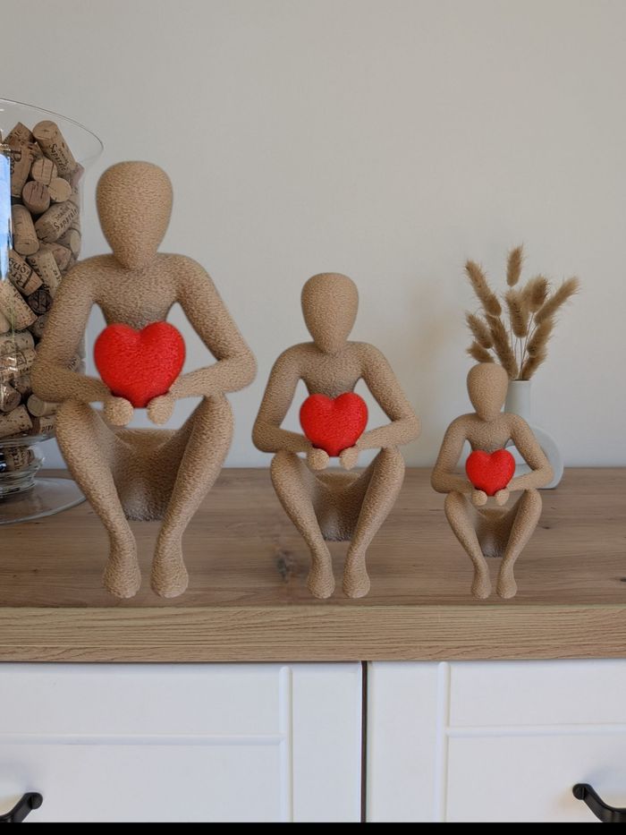 Statue décorative beige sable avec coeur rouge. - photo numéro 5